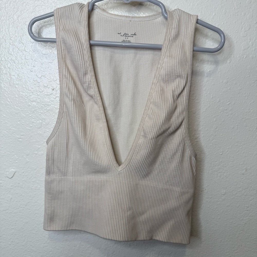 Out from Under UO Seamless Ribbed Deep V Cropped Tank Top Cream Size Small